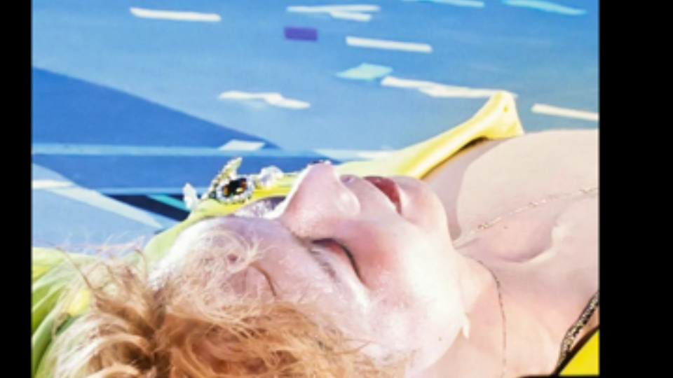 “夏末流火 雪融化我”