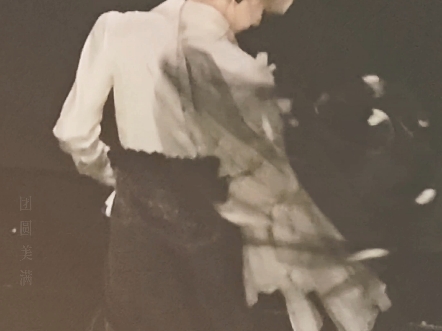 越夜越美，身材竟如此婀娜