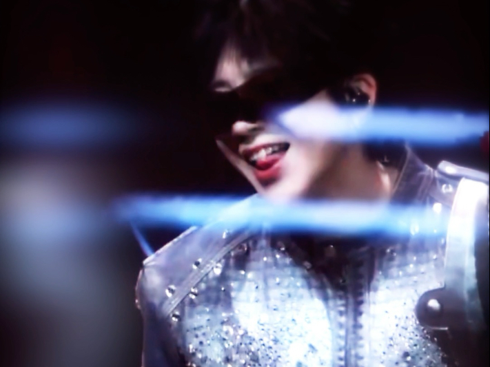 别爱上他！！！我怕你扛不住～