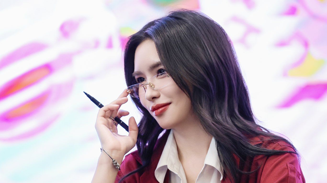 Lookkaew成都见面会 奇X暖暖，四套换装