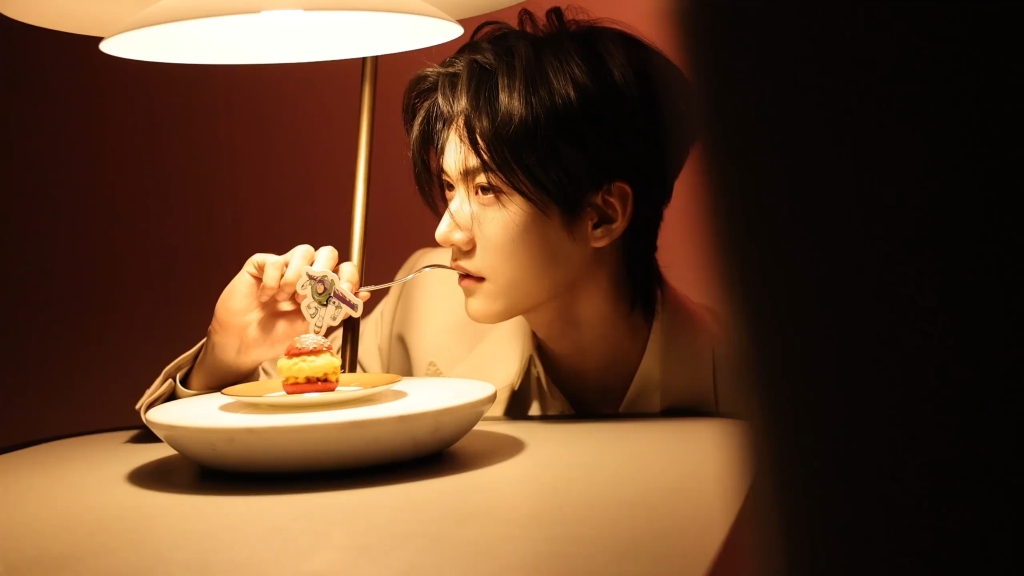 周柯宇-时装侧拍