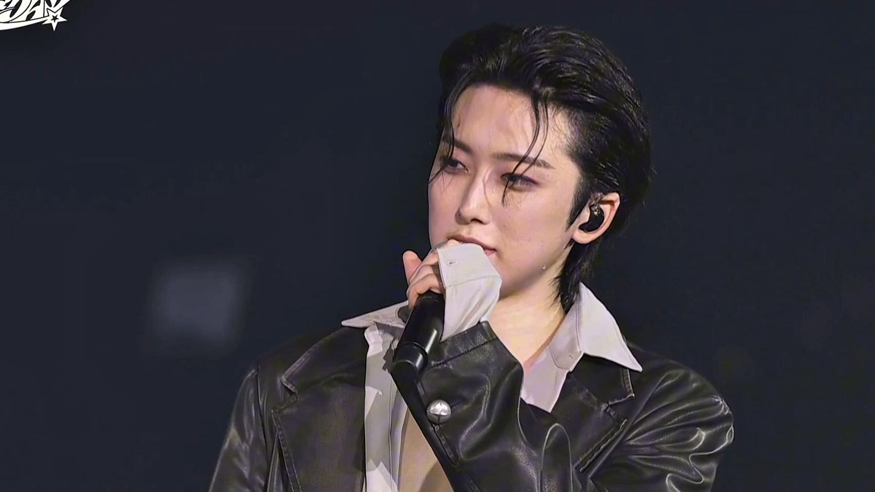 [&TEAM FUMA] 250903 FUMA上台獨唱前 仍在聽原唱