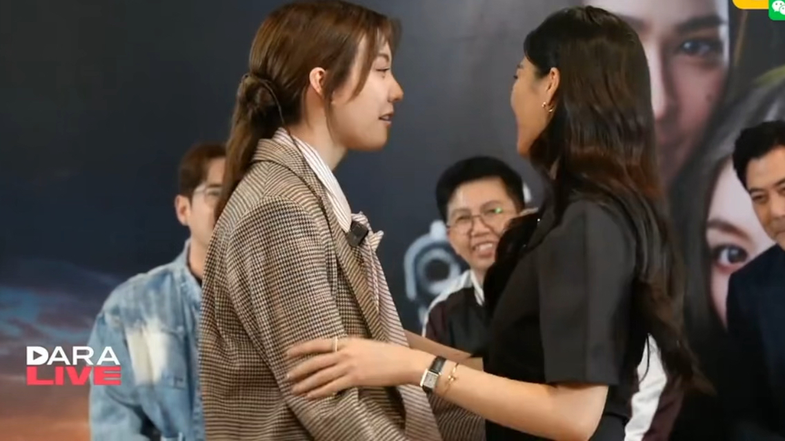 【lingorm】早早就伸手等着姐姐抱～