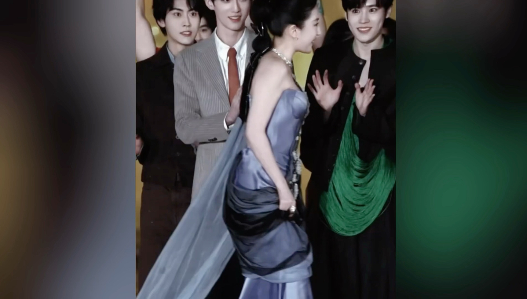 刘亦菲还是太权威了！难怪被神仙姐姐握过手的徐海乔说：我不会洗