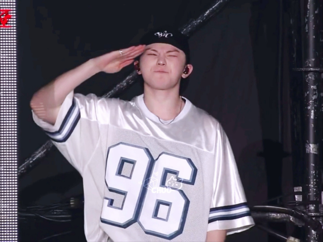 知勋最后忍了又忍，才没让眼泪流下来