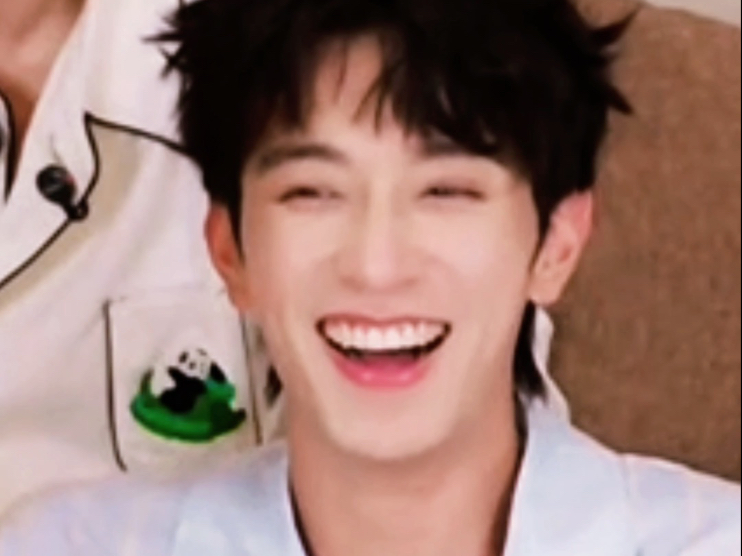 顶级萌物李沛恩｜这样的笑谁看了都会心动的