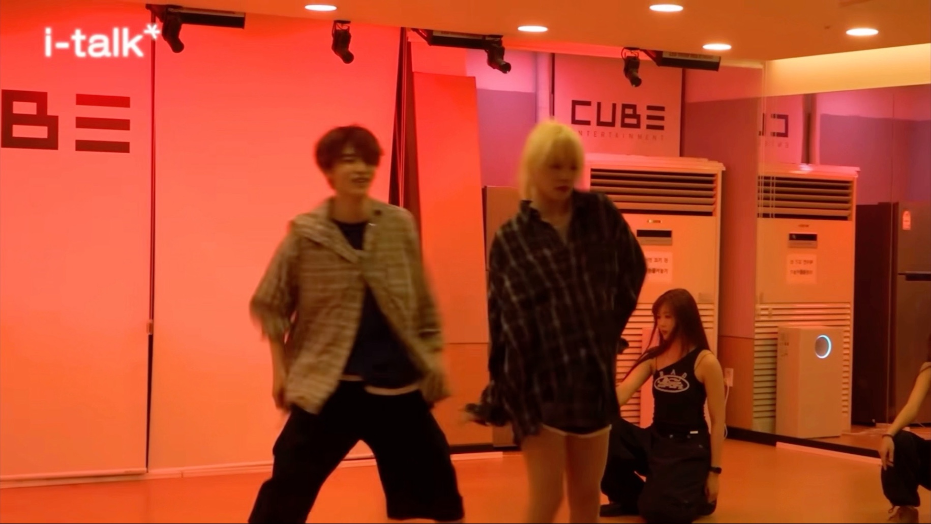 章昊去了一趟CUBE，把人家练习室都拖干净了 《没有明天》练习