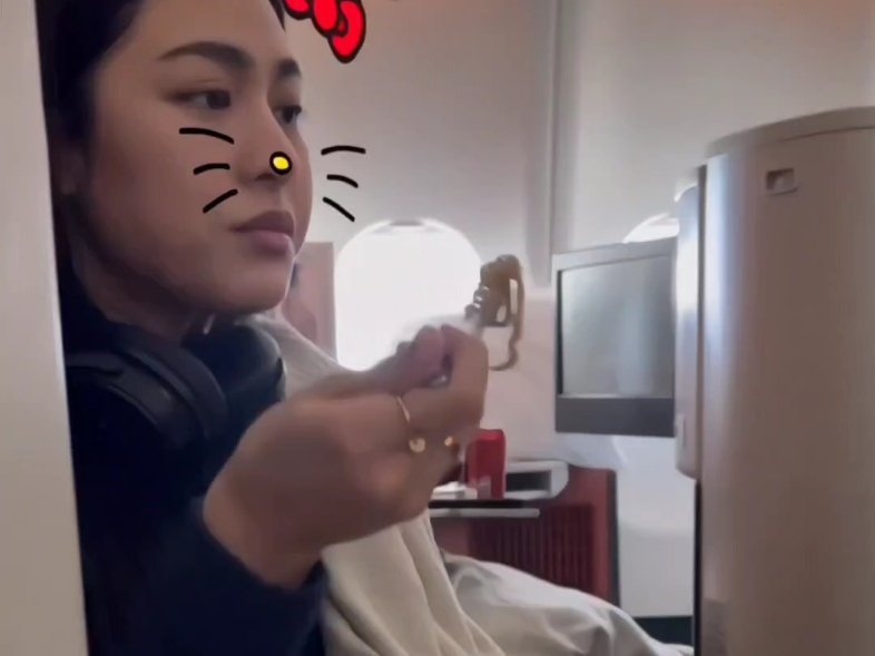 爱她的奇奇怪怪，爱她的可可爱爱！#邝玲玲