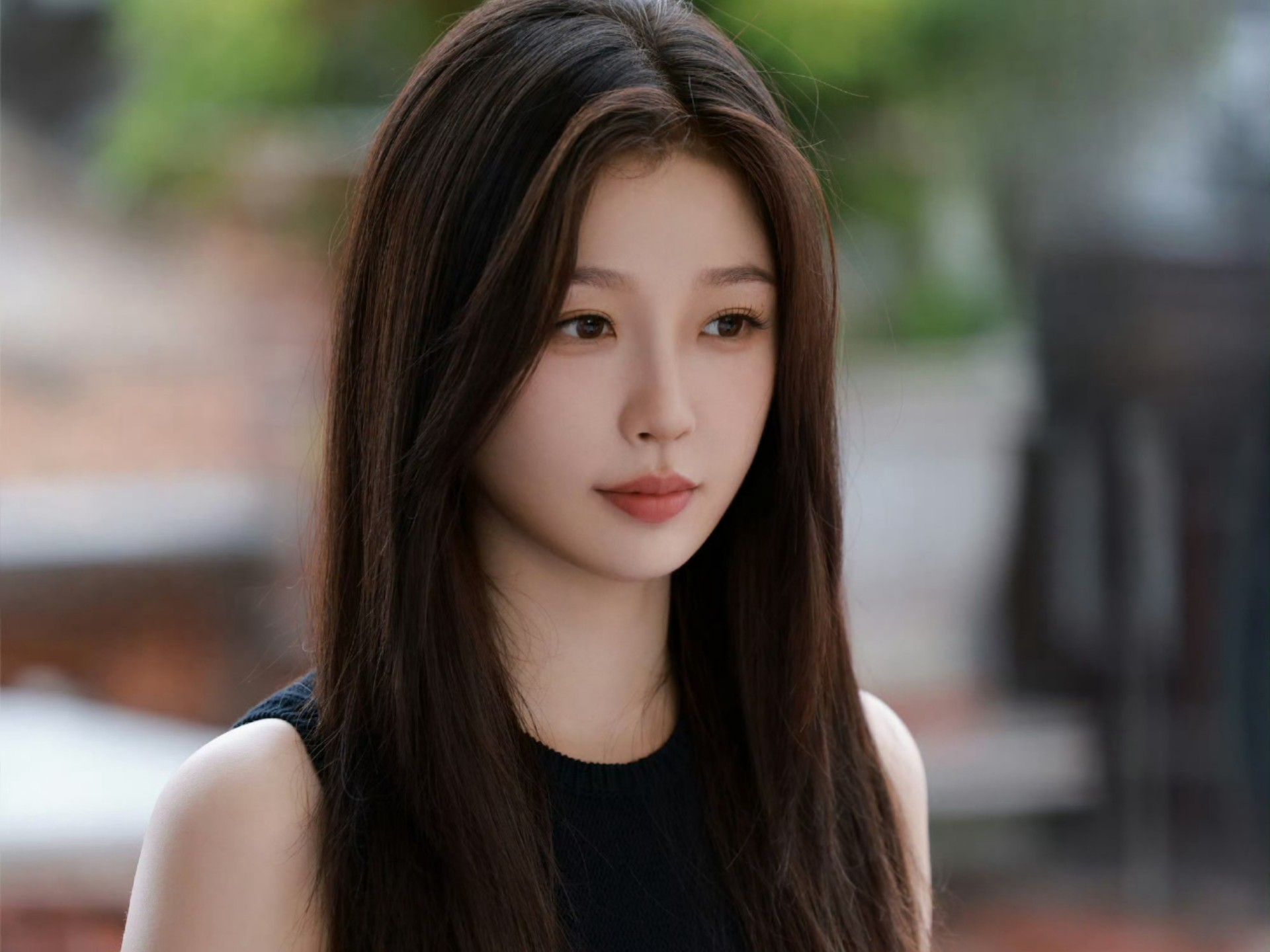 业内工作人员对近期虞书欣争议的看法