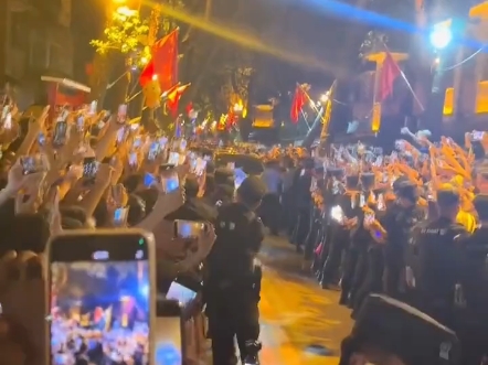 不止女粉花痴，男粉也花痴，太帅不是成毅的错