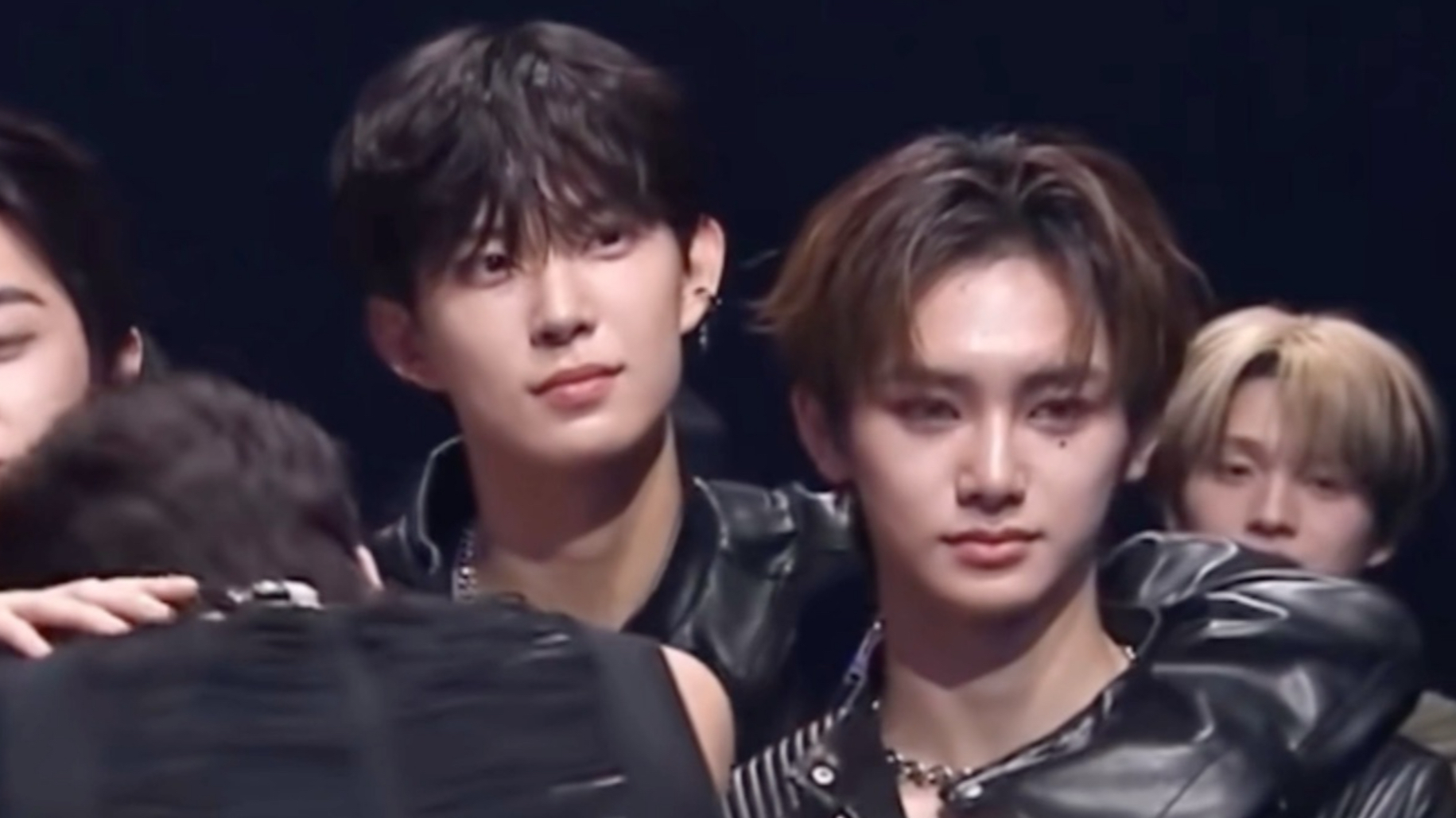 “我 跟 他 比 呢 ？”