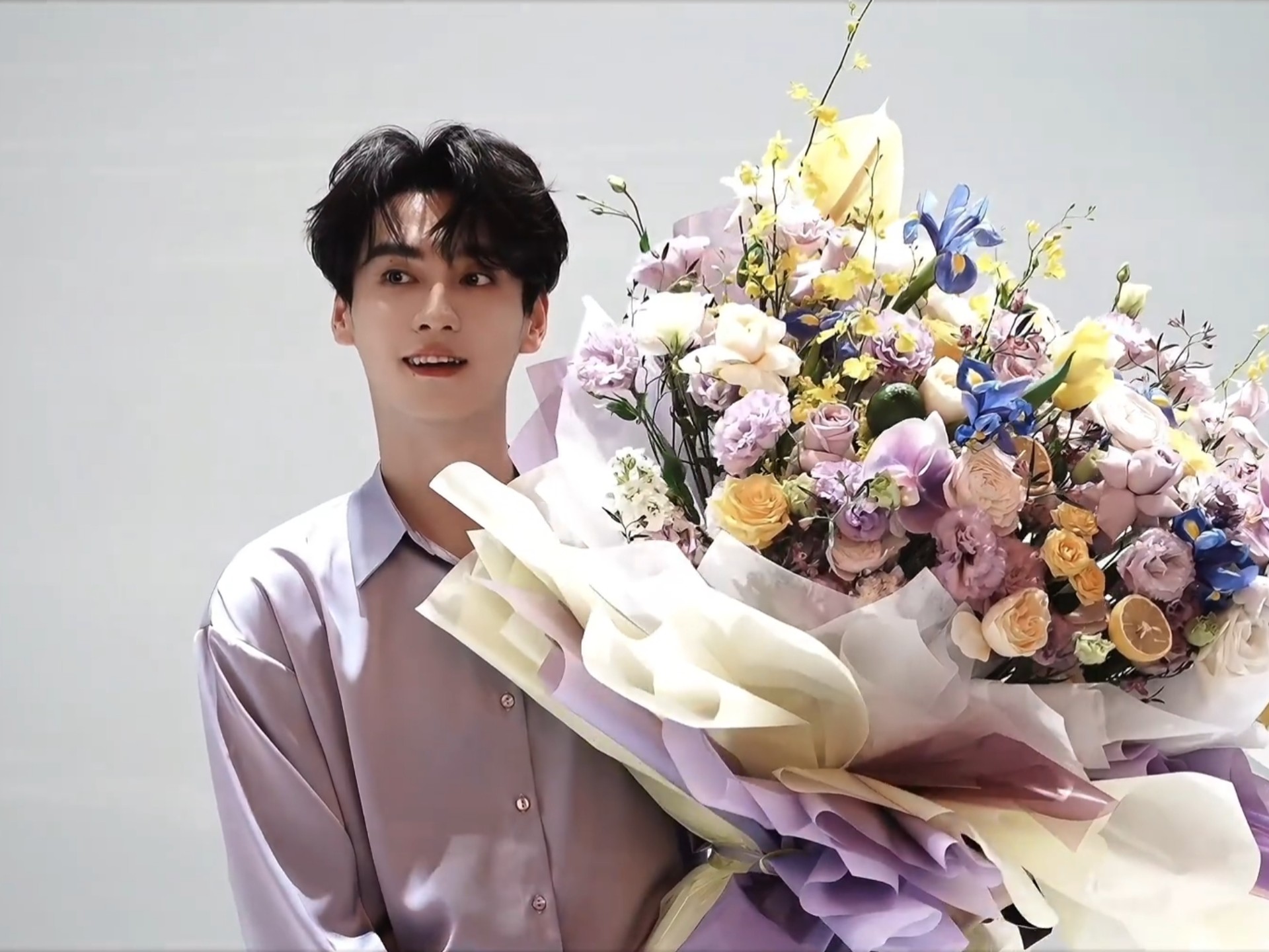 这个花絮也太好看了！！！还特别高清！！这也太貌美了！