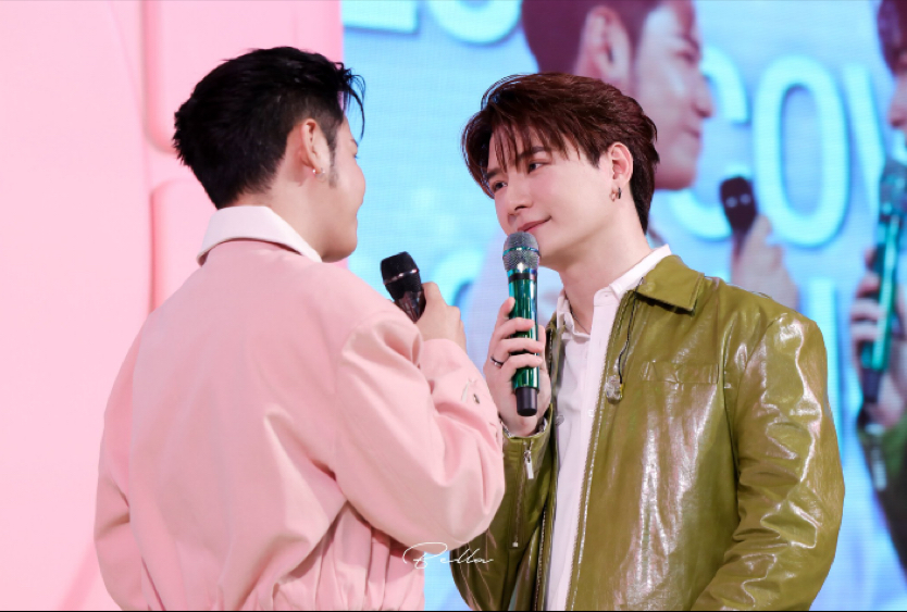 【中字】2025.08.15 KristSingtox3CE PEARLFECT CUSHION化妆