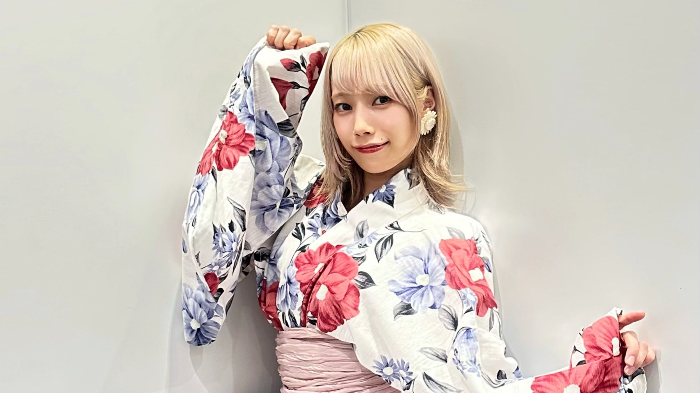 【中切】秋田荣誉县民李子小姐为了给你颁发荣誉县民称号，为你