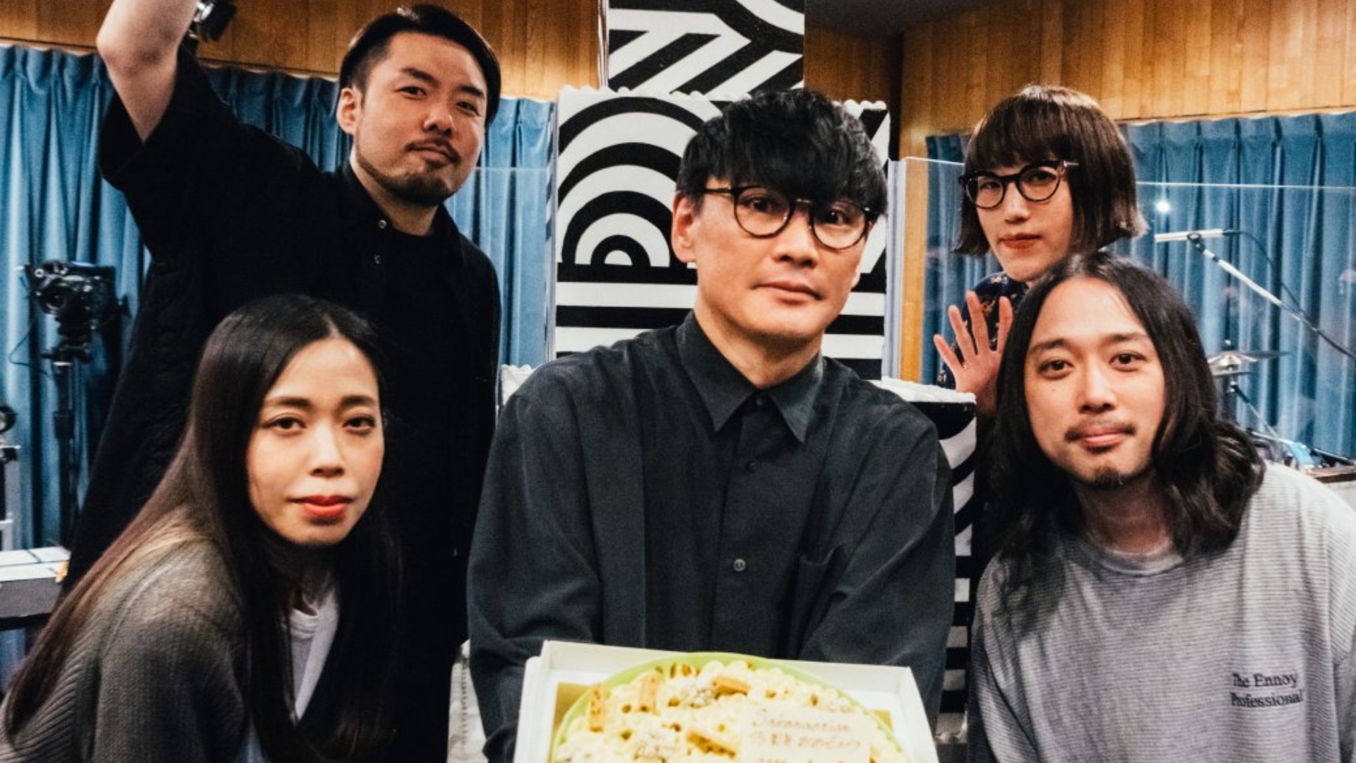 神人鱼韵抽象生日祝福