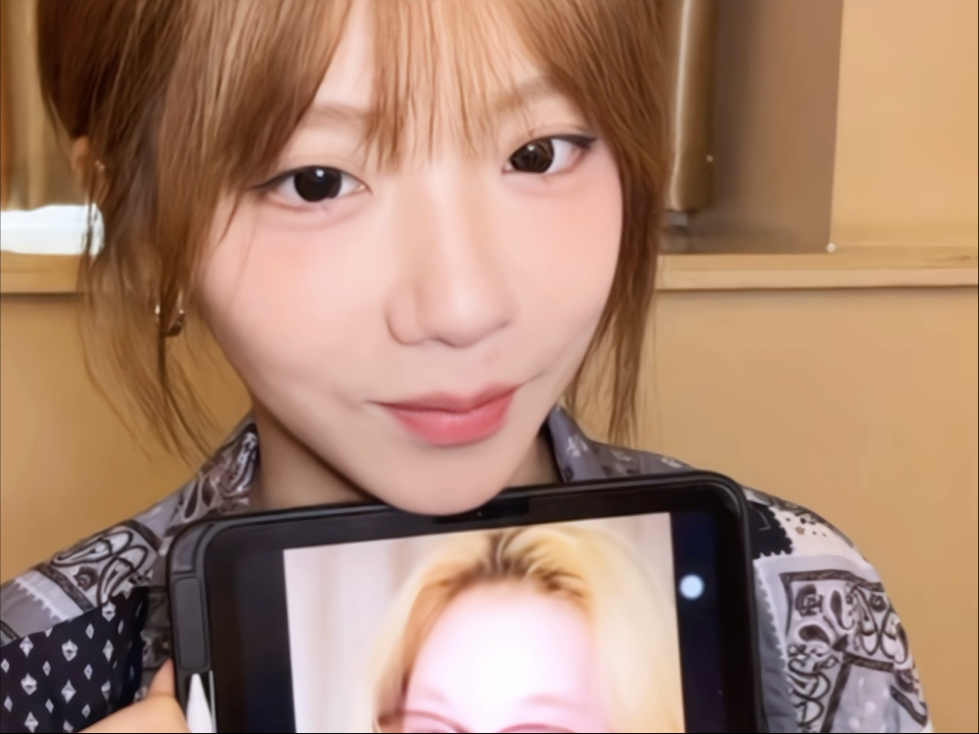 有个人一见某人就笑…^o^