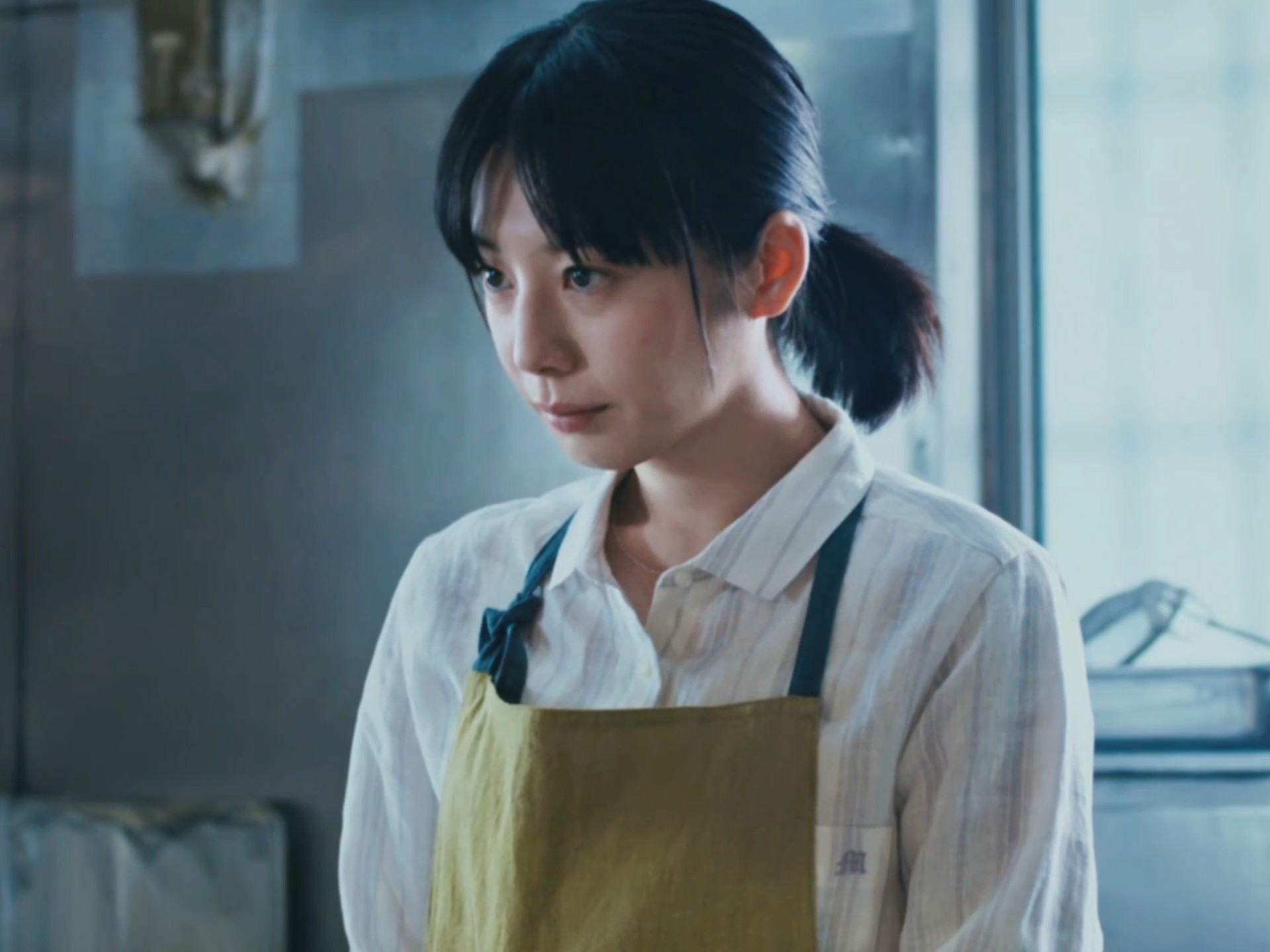 【夏帆】笑起来上牙龈是有一点明显，但是整体还是很有魅力的