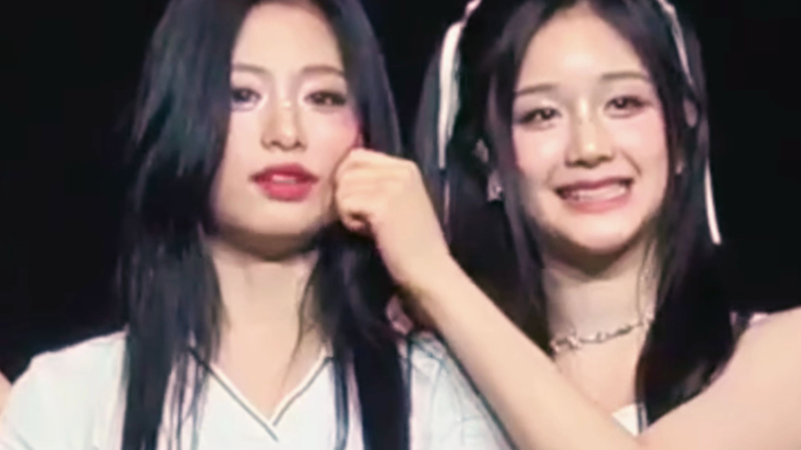 “ 我喜欢咬你，你喜欢摸我 ”