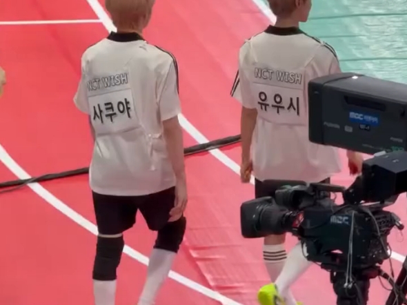 ［saryo］用赢下的金牌可以牢牢套住小狗吗