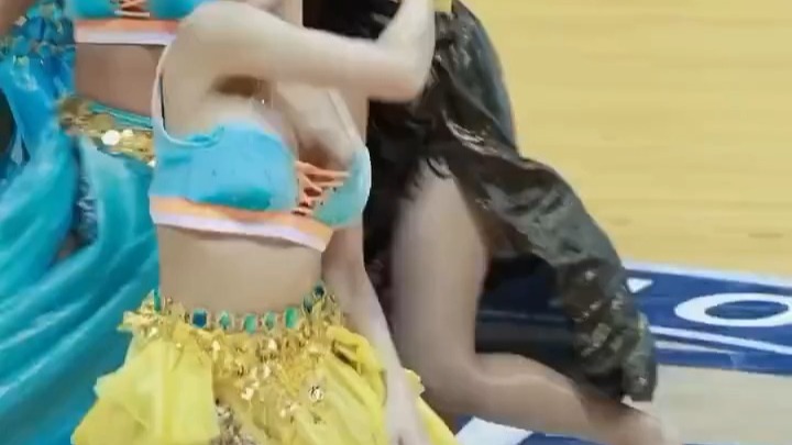 湾湾篮球赛拉拉队