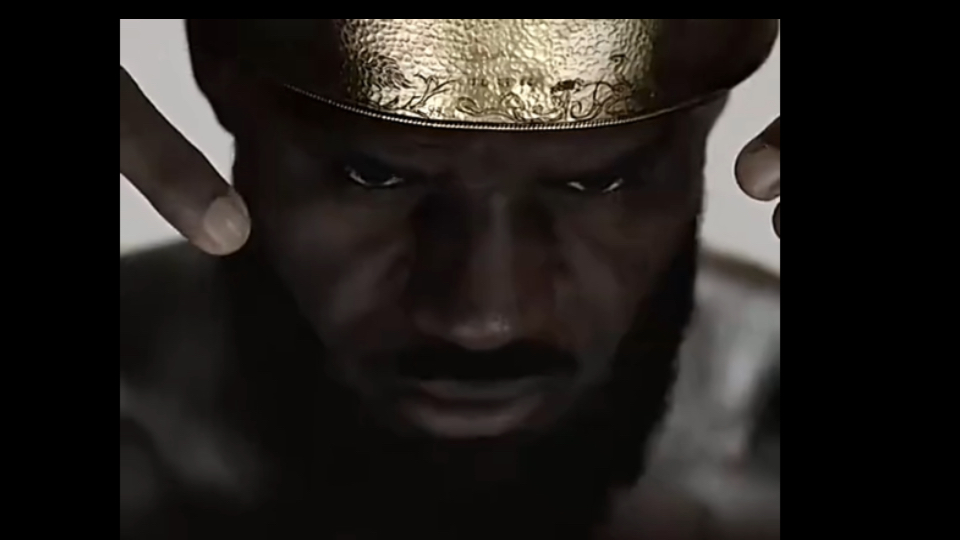 耐克发布詹姆斯广告：詹姆斯头戴王冠加冕