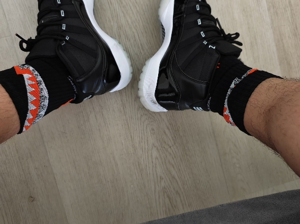 黑球袜＋aj11