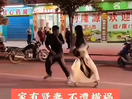 "随拍，男子发酒疯，老婆，给老公一巴掌，