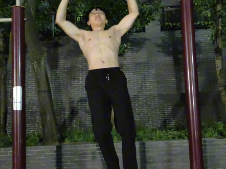 开学第一练,单手引体 开学第一练,单手引体