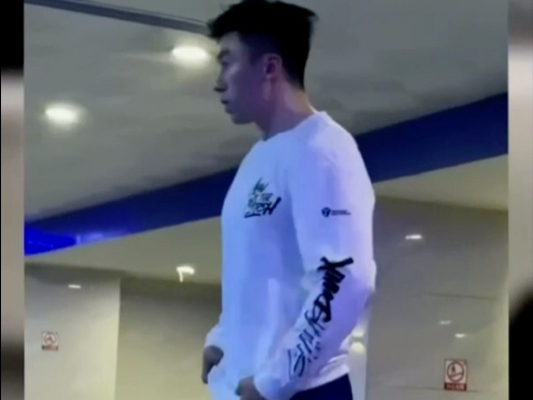 新疆大盘鸡直男人爹感太足了~ 新疆大盘鸡直男人爹感太足了~