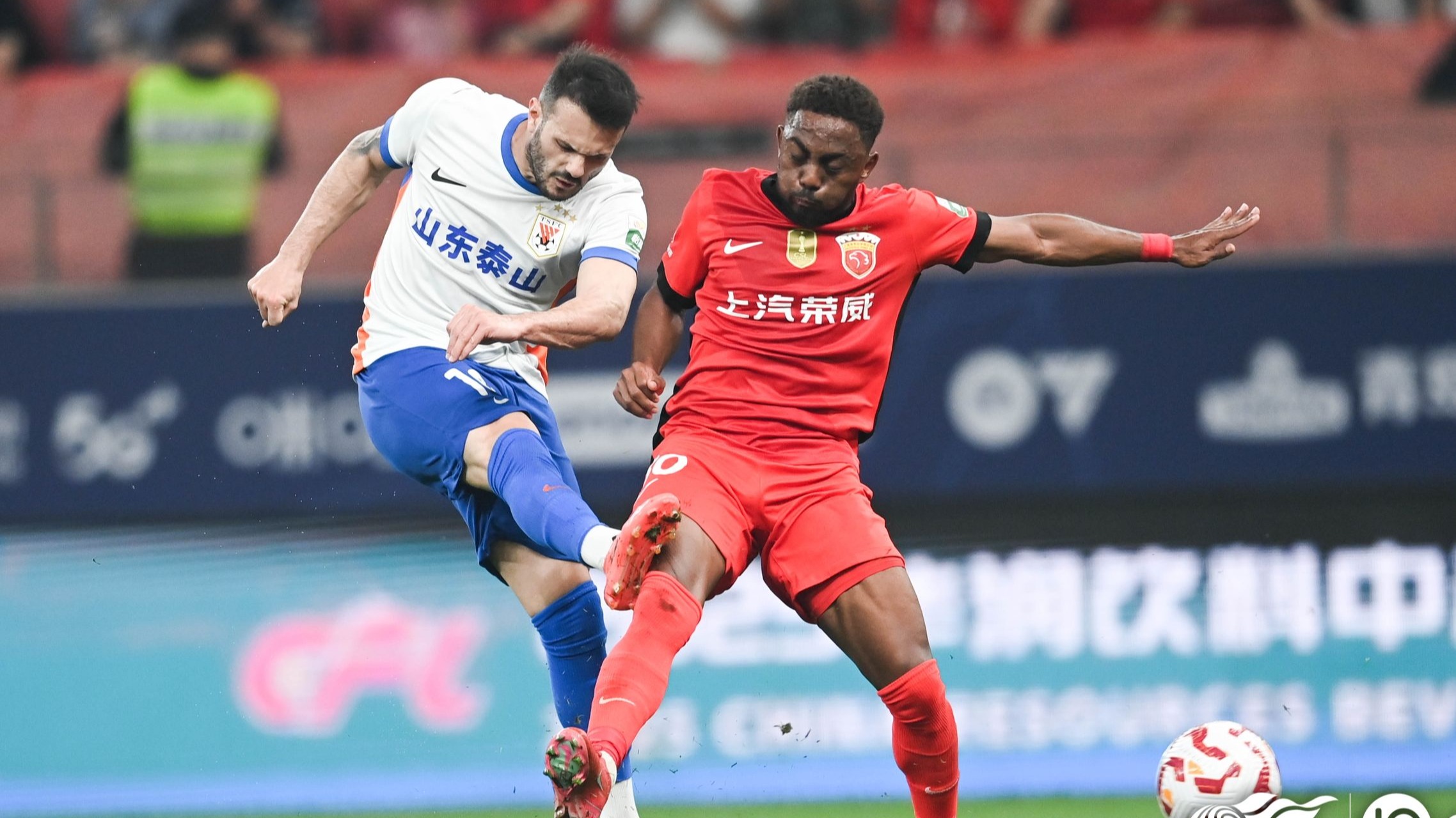 上海海港1-1山东泰山