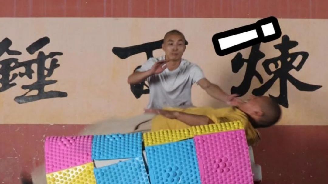 小侠：这什么幸福