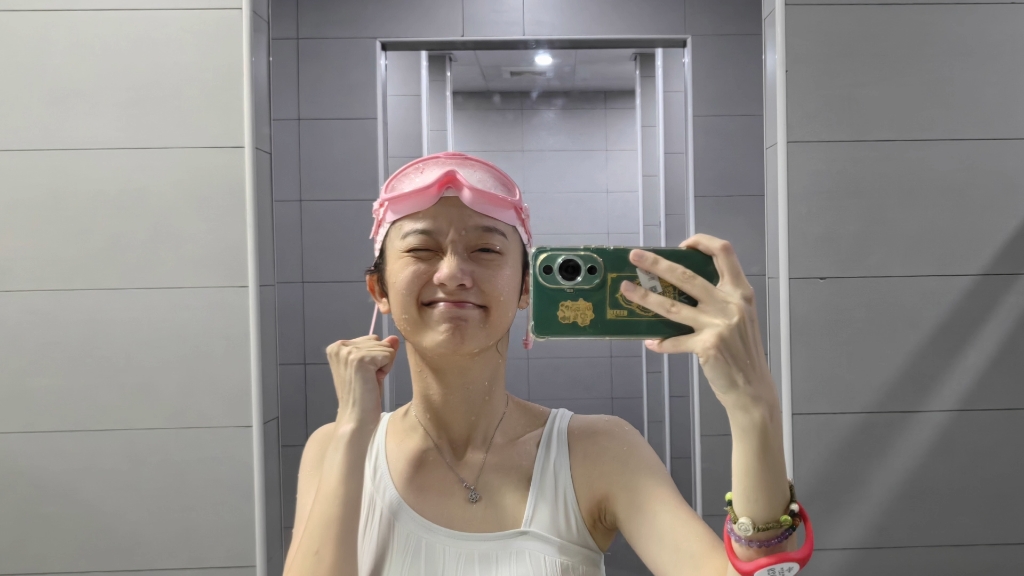 一个月自学会游泳后，我发现了一个规律…