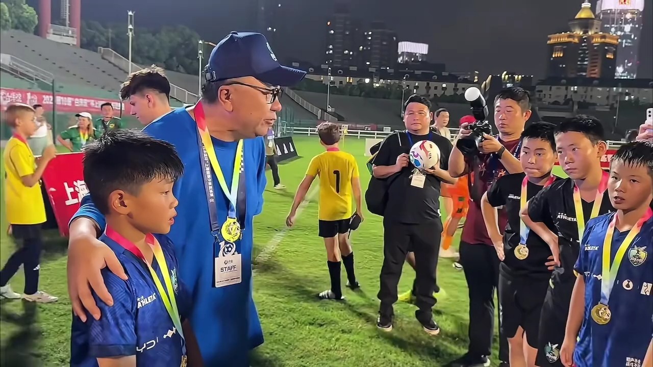 每一天都是新的启程 中国足球小将 8年了