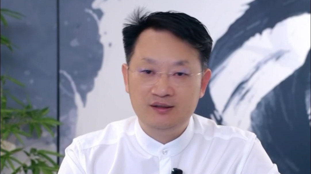 罗振宇:不要把热爱变事业?林巨:AI越强 越需要热爱! 罗振宇:不要把热爱变事业?林巨:AI越强 越需要热爱!