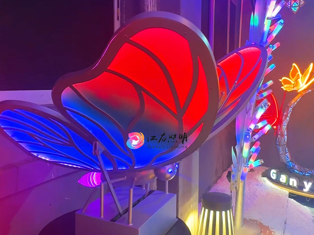 一款会动的不锈钢蝴蝶
