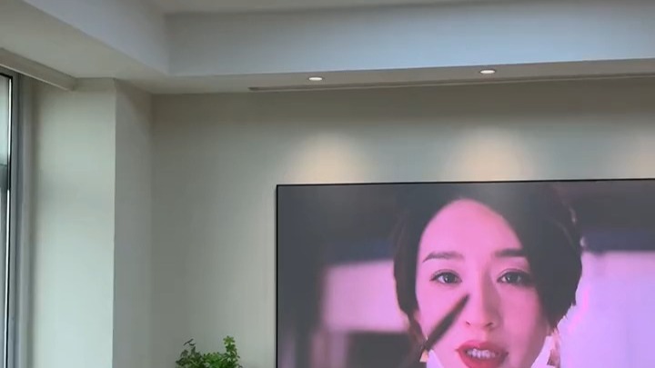 海信vidda C2 Pro搭配散斑如何？ 投影幕布材质如何选择呢三色