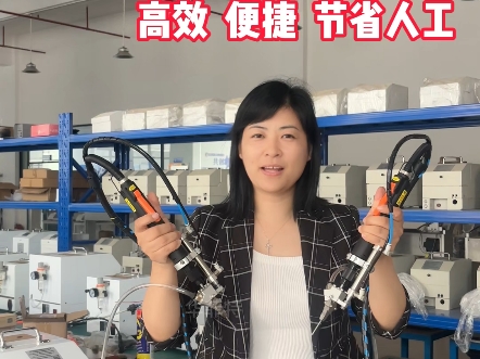 一出二手持式锁螺丝机#手持式自动锁螺丝机 #一出二自动锁螺
