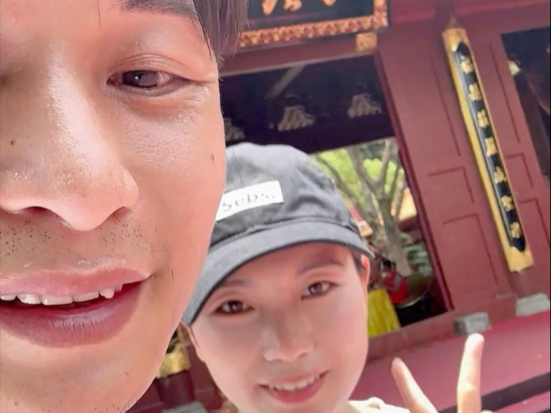 坐小月子快抑郁了，老公带我出门旅游，听说深圳这个弘法寺很灵验