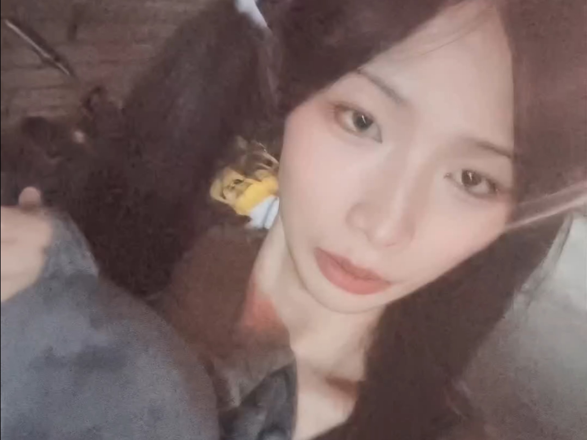 小南梁双马尾穿死库水压马路逛街的日常！